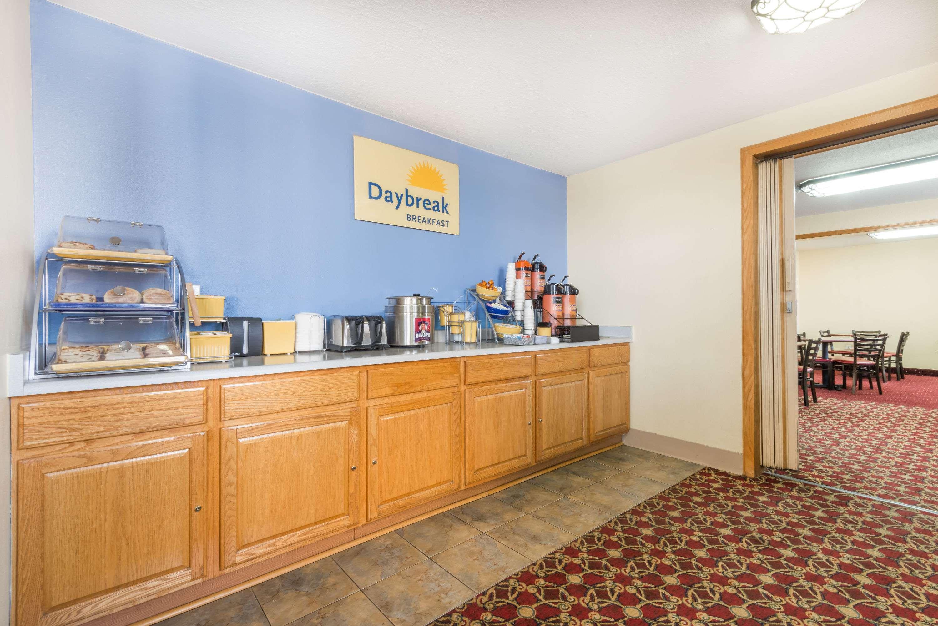 Days Inn By Wyndham Gillette Εξωτερικό φωτογραφία